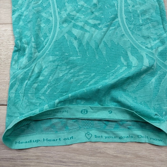 Lululemon Swiftly Tech Long Sleeve Crew - Heathered Bali Breeze - Picture 4 of 8